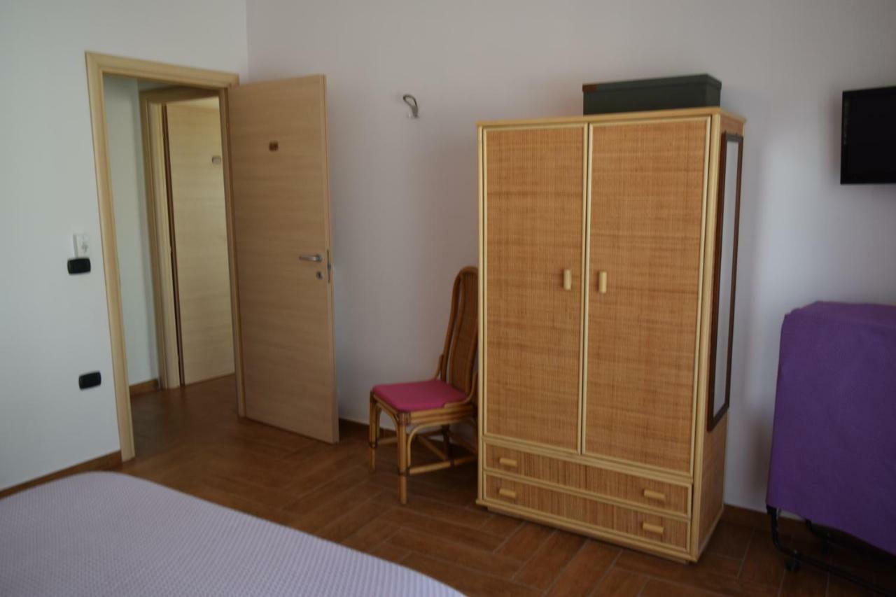 לינה וארוחת בוקר קסטל וולטורנו Bed &Breakfast Pinetamare מראה חיצוני תמונה