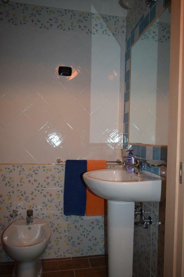 לינה וארוחת בוקר קסטל וולטורנו Bed &Breakfast Pinetamare מראה חיצוני תמונה