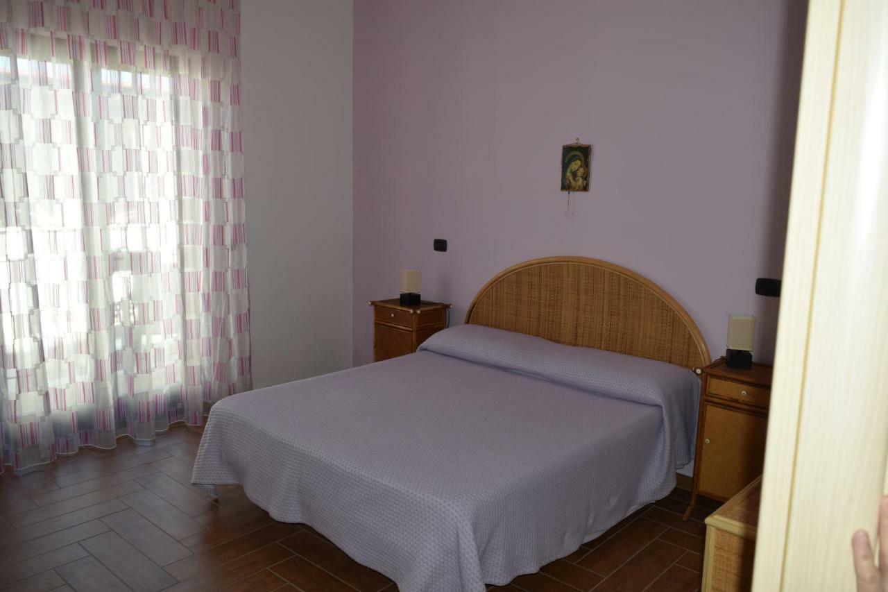 לינה וארוחת בוקר קסטל וולטורנו Bed &Breakfast Pinetamare מראה חיצוני תמונה