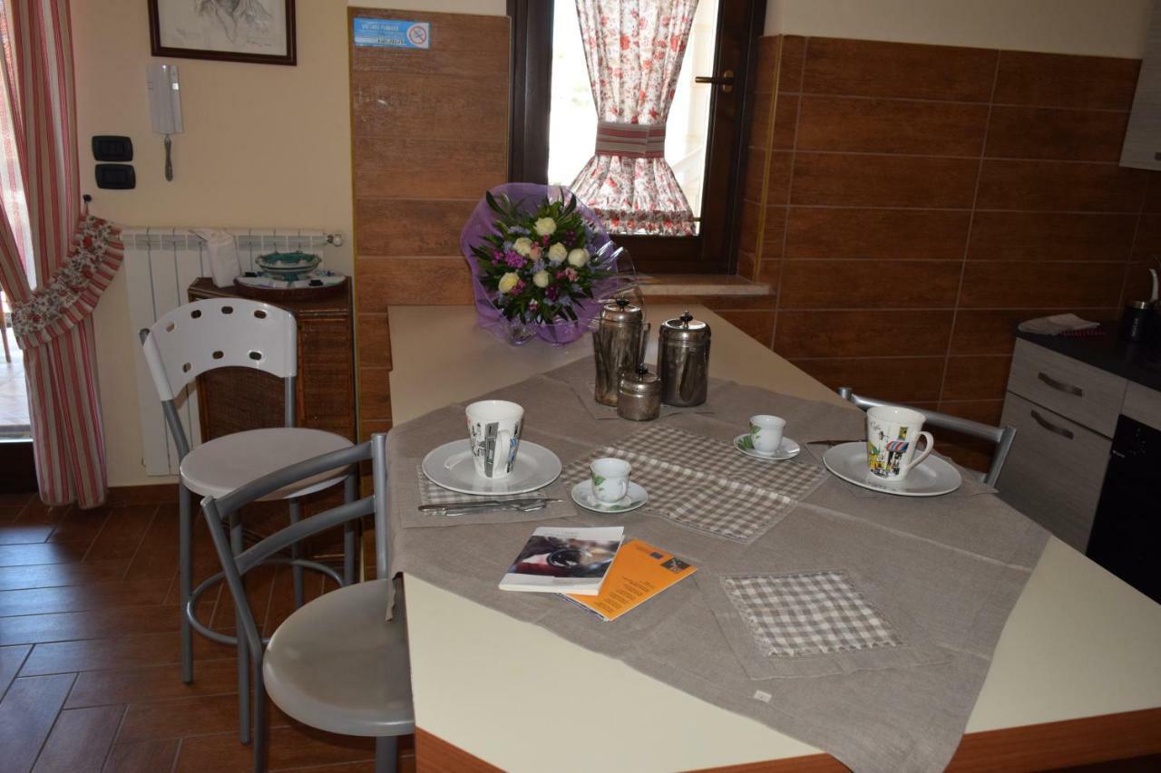 לינה וארוחת בוקר קסטל וולטורנו Bed &Breakfast Pinetamare מראה חיצוני תמונה